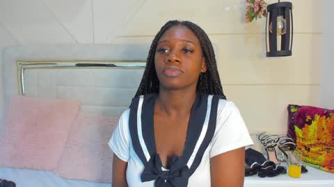 Snapshot of huddah_cam chatting on 01-31-25, 05:32 huddah online show from 01-31-25, 05:32