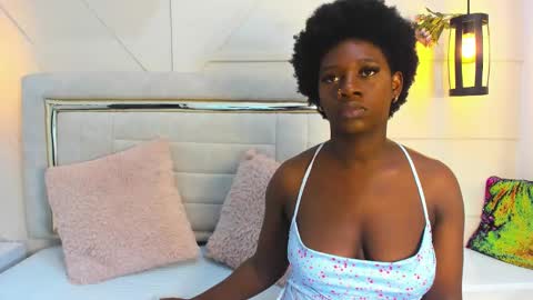 Snapshot of huddah_cam chatting on 02-18-25, 11:44 huddah online show from 02-18-25, 11:44