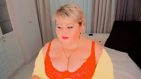 Snapshot of huge_booobs chatting on 12-09-24, 06:46 milli online show from 12-09-24, 06:46