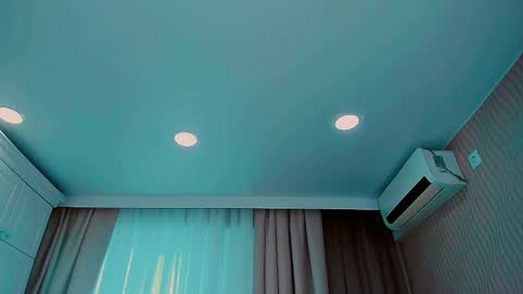 Snapshot of huge_booobs chatting on 01-07-25, 10:01 milli online show from 01-07-25, 10:01