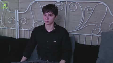 Snapshot of hugebangins_ chatting on 11-09-25, 04:55 ANTHONY online show from 11-09-25, 04:55