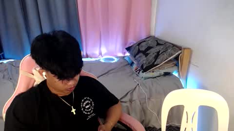 Snapshot of hugecock_in_townx chatting on 03-08-26, 09:40 Liam online show from 03-08-26, 09:40