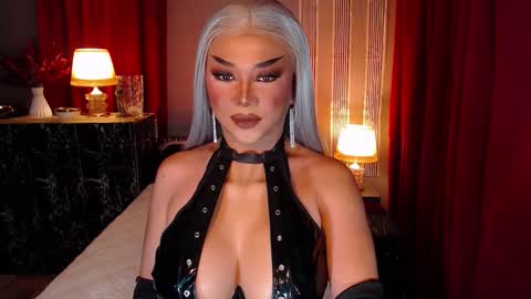 Snapshot of hugecockchristine chatting on 09-28-25, 04:23 Christine online show from 09-28-25, 04:23