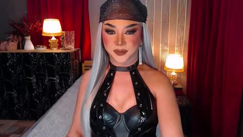 Snapshot of hugecockchristine chatting on 09-30-25, 03:06 Christine online show from 09-30-25, 03:06