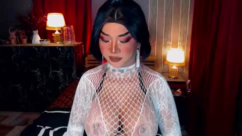 Snapshot of hugecockchristine chatting on 10-07-25, 05:54 Christine online show from 10-07-25, 05:54