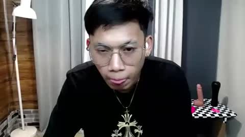 hugecockjames09 online show from 10-17-25, 01:25