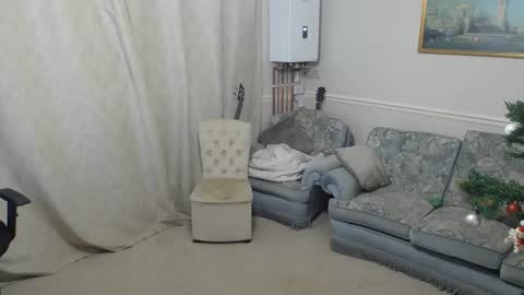 Snapshot of hugedick1965 chatting on 12-13-25, 07:53 hugedick1965 online show from 12-13-25, 07:53