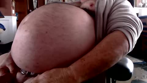 Huge Hairy Beergut online show from 01-24-25, 09:15