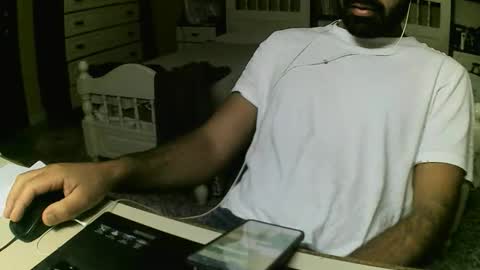 Snapshot of hugeveiny chatting on 11-17-25, 07:47 hugeveiny online show from 11-17-25, 07:47