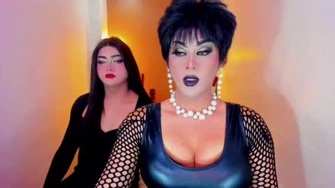 Snapshot of hugexmslovelyxcock chatting on 04-12-26, 10:48 MsLovely online show from 04-12-26, 10:48