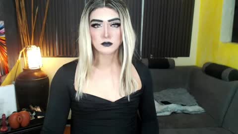 Snapshot of hugexmslovelyxcock chatting on 04-16-26, 09:50 MsLovely online show from 04-16-26, 09:50