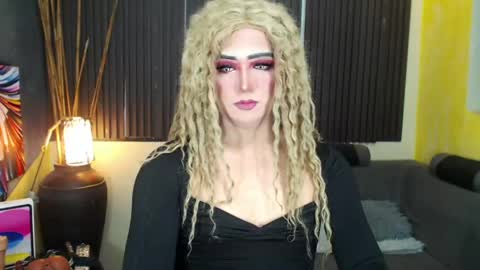 Snapshot of hugexmslovelyxcock chatting on 04-22-26, 10:22 MsLovely online show from 04-22-26, 10:22