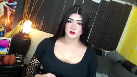 Snapshot of hugexmslovelyxcock chatting on 04-25-26, 09:56 MsLovely online show from 04-25-26, 09:56