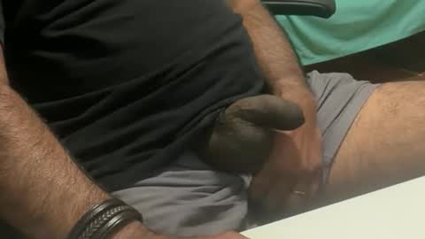 Snapshot of hugo_bulls chatting on 04-21-26, 11:27 HunkyLover online show from 04-21-26, 11:27