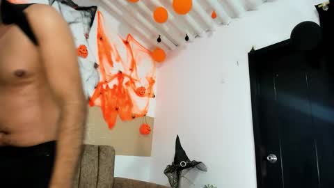 Snapshot of hugo_sexy80 chatting on 10-27-25, 12:26 hugo_sexy80 online show from 10-27-25, 12:26