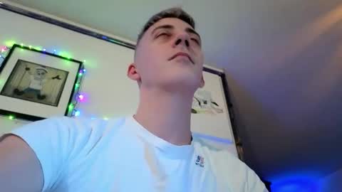 Snapshot of hugolandcam chatting on 12-20-25, 09:55 Hugo online show from 12-20-25, 09:55