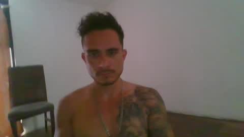 Snapshot of hugolechugo chatting on 06-19-26, 07:17 hugolechugo online show from 06-19-26, 07:17