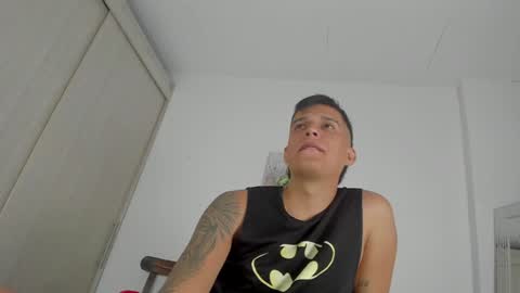 Snapshot of hugosan2 chatting on 12-27-24, 03:20 Hugo online show from 12-27-24, 03:20