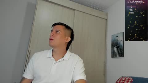 Snapshot of hugosan2 chatting on 01-15-25, 05:08 Hugo online show from 01-15-25, 05:08