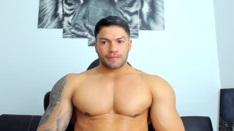 Snapshot of humber_eli chatting on 11-06-25, 01:50 Eli online show from 11-06-25, 01:50