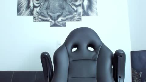 Eli online show from 12-04-25, 01:26