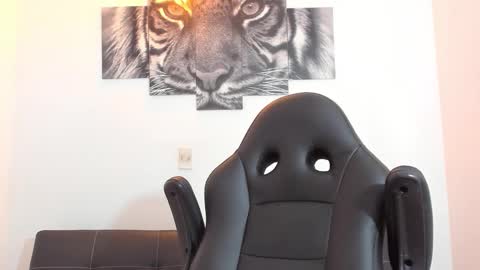 Eli online show from 01-16-26, 01:37