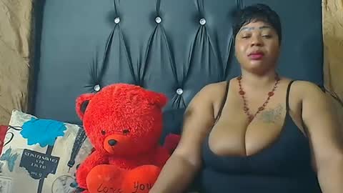 humongoustitss500929 online show from 09-18-25, 05:37