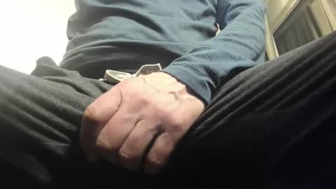 Big uncut cock dripping online show from 12-16-24, 07:58