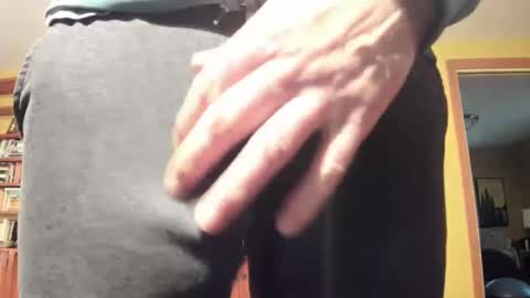 Big uncut cock dripping online show from 12-22-24, 11:09