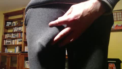 Big uncut cock dripping online show from 09-10-25, 04:34