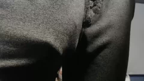 Big uncut cock dripping online show from 10-15-25, 09:04