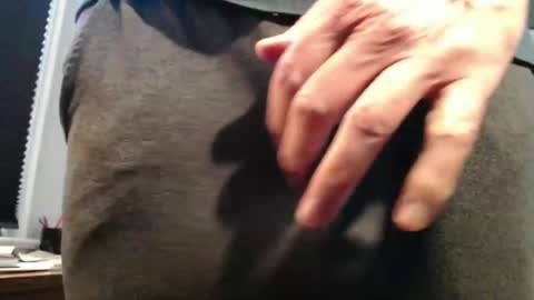 Big uncut cock dripping online show from 10-27-25, 01:04