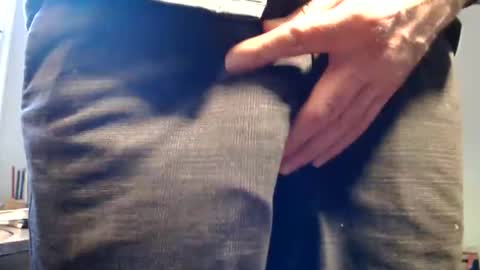 Big uncut cock dripping online show from 05-17-26, 09:11