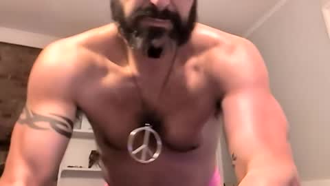 Snapshot of hungitalian40 chatting on 06-22-26, 06:16 hungitalian40 online show from 06-22-26, 06:16