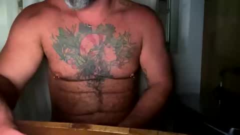 Snapshot of hungmiabear chatting on 05-25-26, 09:59 hungmiabear online show from 05-25-26, 09:59