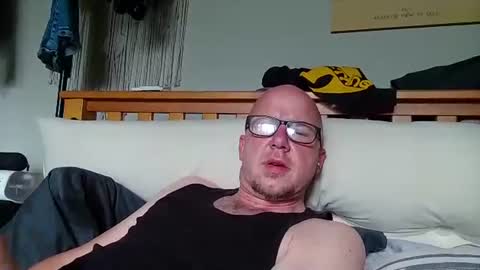 Snapshot of hungsingledad79 chatting on 06-26-26, 03:38 HuingsingleDad79 online show from 06-26-26, 03:38