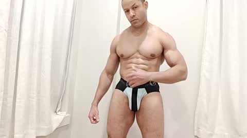 Snapshot of hungxpert chatting on 11-16-25, 10:04 hungxpert online show from 11-16-25, 10:04