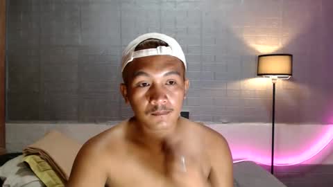 Snapshot of hunkylloyd chatting on 06-05-26, 01:01 hunkylloyd online show from 06-05-26, 01:01