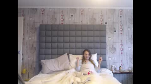 Snapshot of hunterandesme chatting on 01-01-25, 10:11 HunterandEsme online show from 01-01-25, 10:11