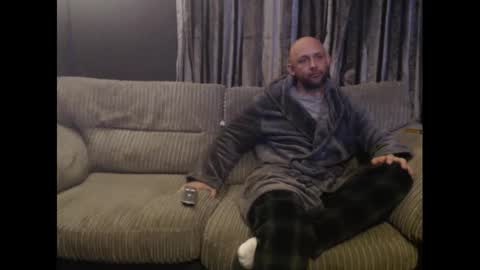 Snapshot of hunterandesme chatting on 01-14-25, 06:17 HunterandEsme online show from 01-14-25, 06:17