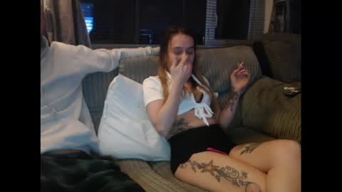 Snapshot of hunterandesme chatting on 01-19-25, 07:58 HunterandEsme online show from 01-19-25, 07:58