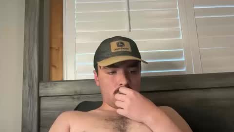 Snapshot of hunterbentleyy chatting on 10-14-25, 10:32 Hunter online show from 10-14-25, 10:32