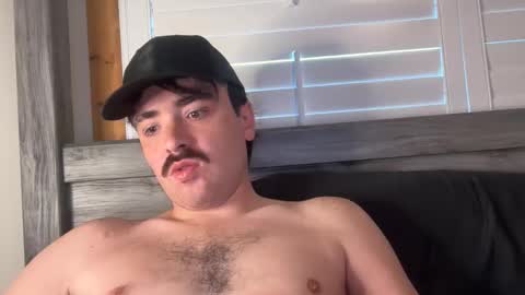 Snapshot of hunterbentleyy chatting on 11-04-25, 08:41 Hunter online show from 11-04-25, 08:41