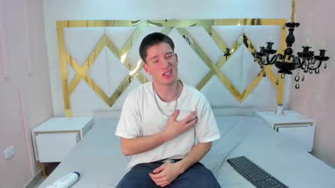 hunterheat_ online show from 09-12-25, 11:43