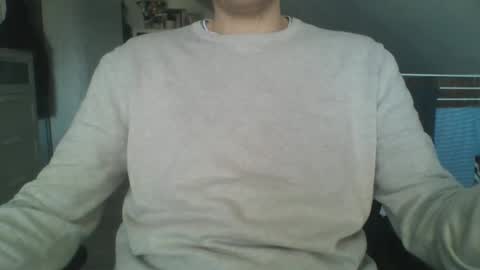 Snapshot of hunting_007 chatting on 04-08-26, 06:57 hunting_007 online show from 04-08-26, 06:57