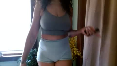 Snapshot of hunyybunz chatting on 11-15-25, 06:15 Goddess Hunyy online show from 11-15-25, 06:15