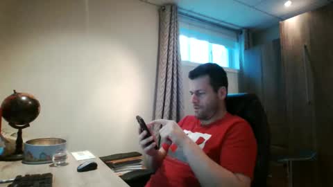 hurley7890 online show from 12-19-24, 08:02