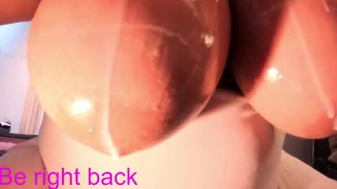 Snapshot of hurren_matt1 chatting on 02-23-25, 11:55 Hurren online show from 02-23-25, 11:55