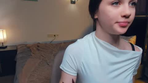 Lily online show from 04-23-26, 12:29
