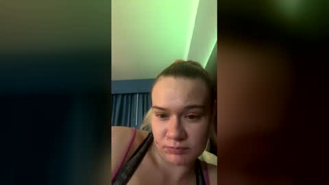Snapshot of hwgbrii chatting on 06-01-26, 10:39 hwgbrii online show from 06-01-26, 10:39